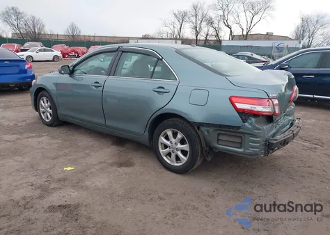 2011 Toyota Camry Le z USA, uszkodzony, nr VIN 4T1BF3EK9BU662878